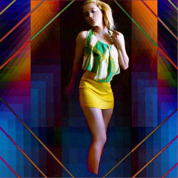 Meet your Posher, Emily - Picture 4 of 5